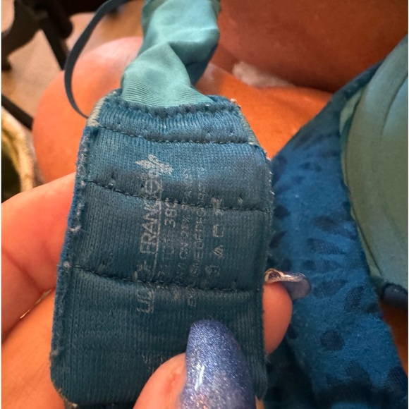 3 really nice bras! In really good shape! Beige 38c maiden form,grey 38c,blue 38 - Picture 8 of 8